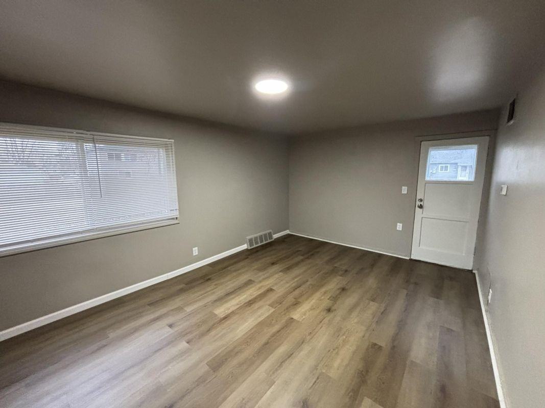 31807 - 31809 Tuscola Court, Unit 2 - Photo 5 of 9