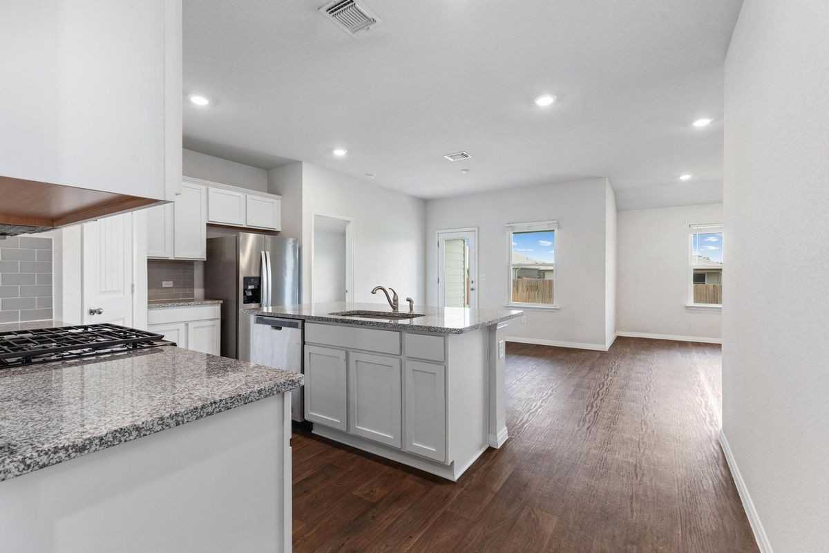 21020 Price Daniel Dr - Photo 3 of 29