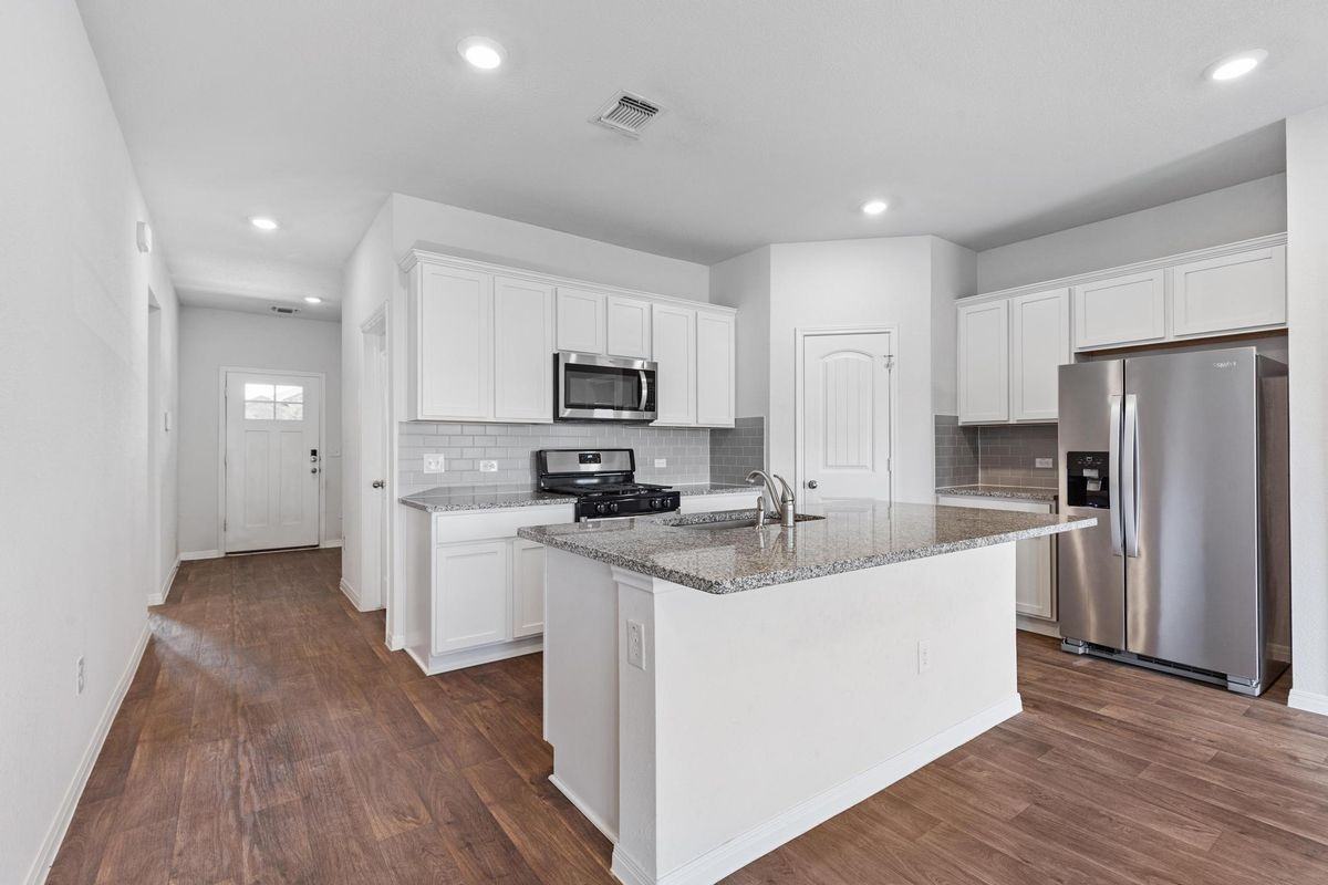 21020 Price Daniel Dr - Photo 4 of 29