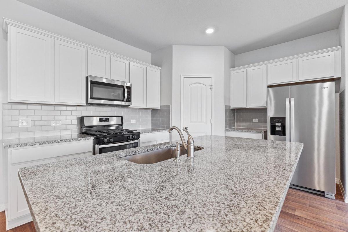 21020 Price Daniel Dr - Photo 5 of 29