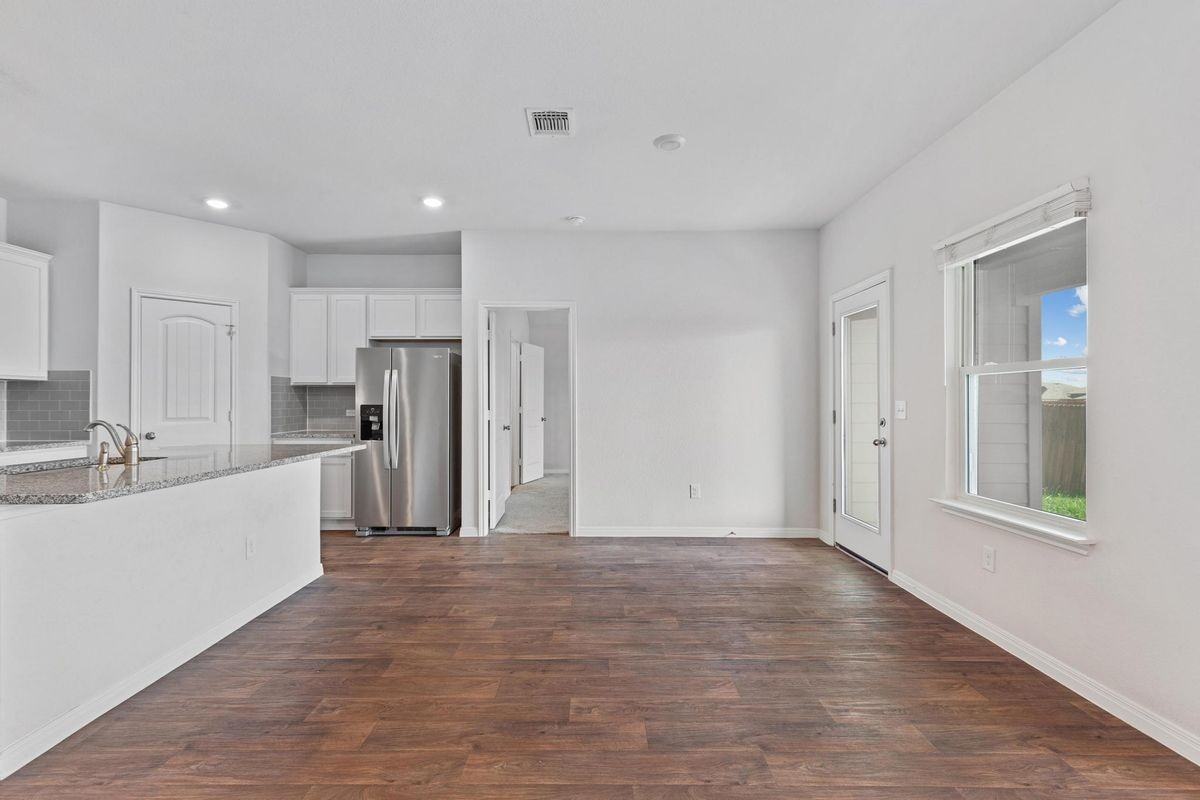 21020 Price Daniel Dr - Photo 6 of 29