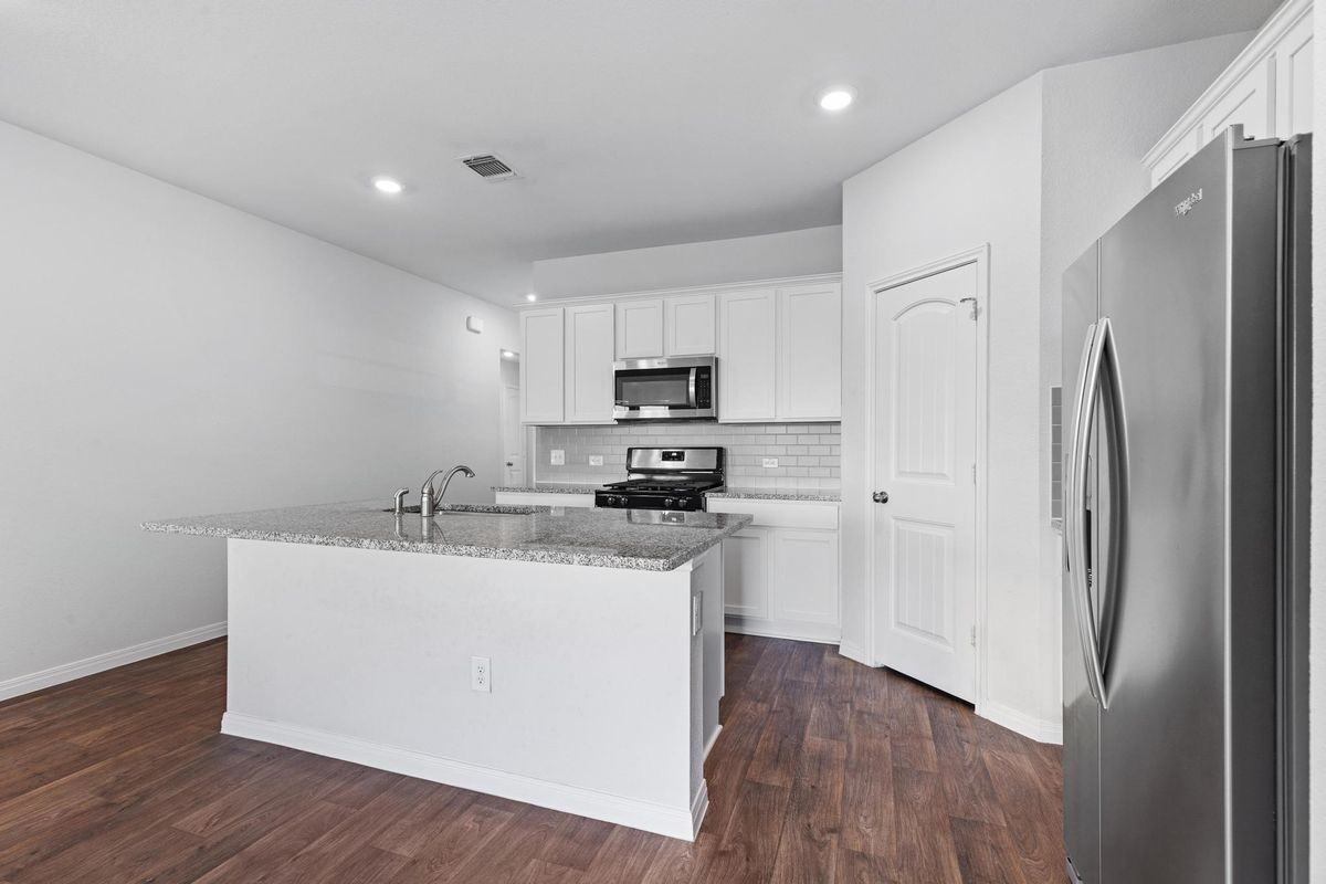 21020 Price Daniel Dr - Photo 7 of 29