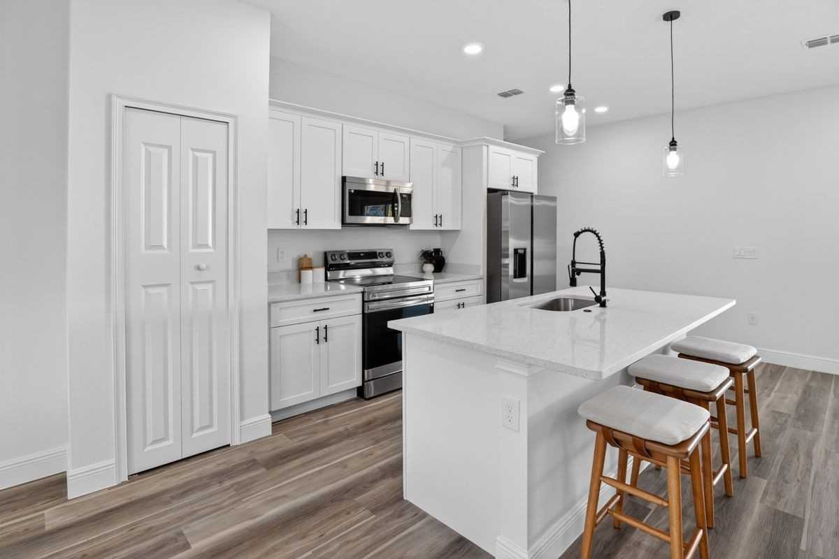 8162 N Maltese Dr - Photo 6 of 24