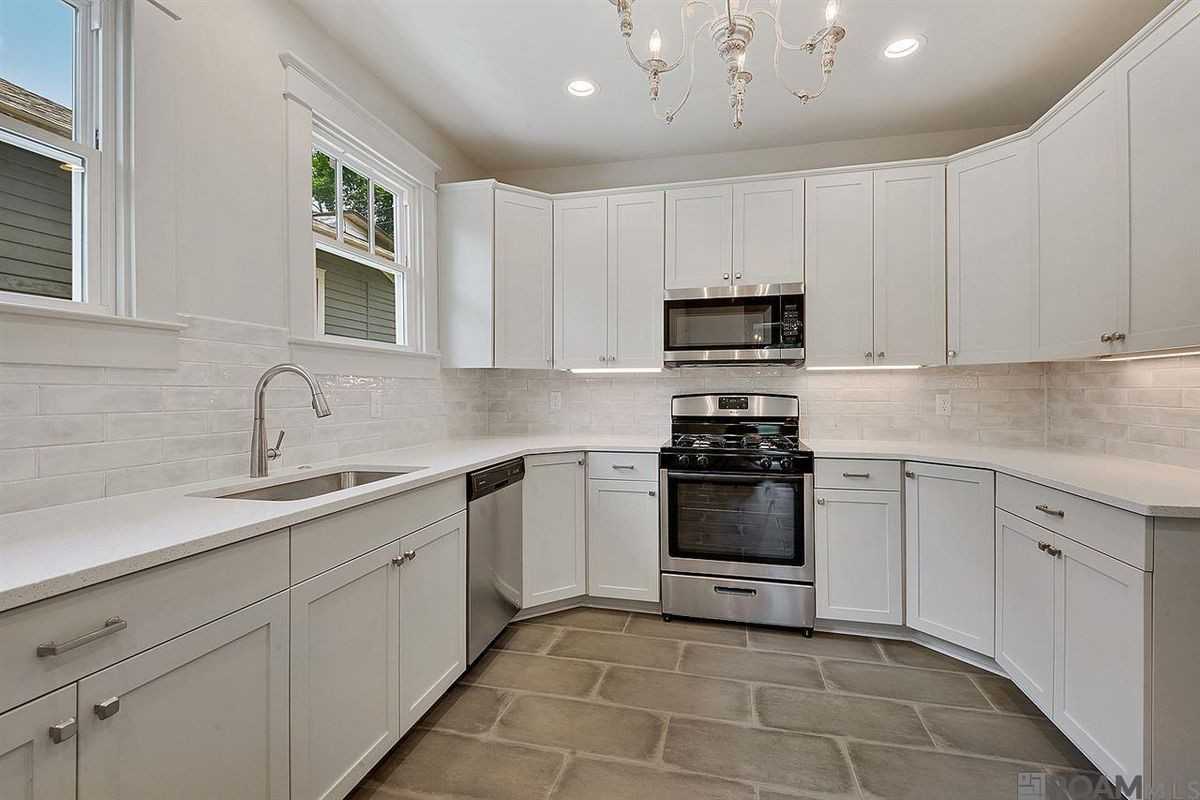2009 Olive St - Photo 3 of 11