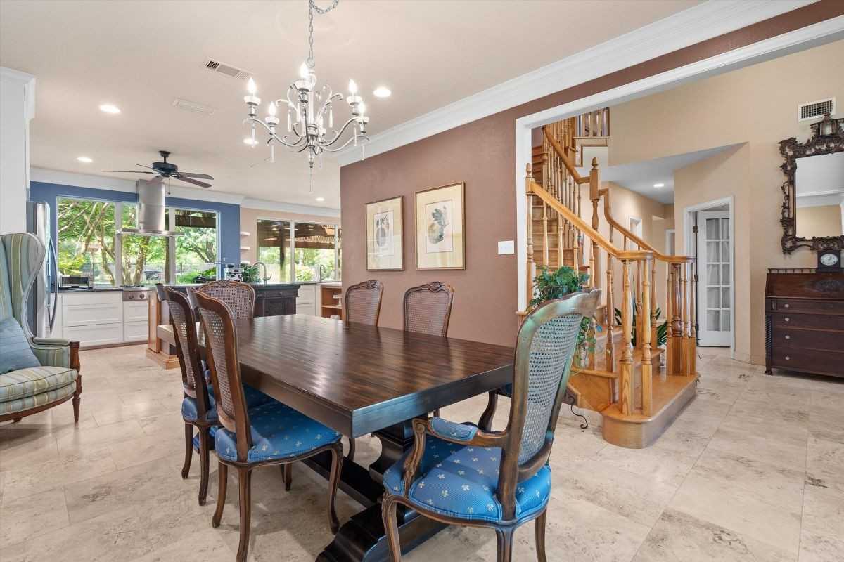 3933 Bordeaux Cir - Photo 3 of 35