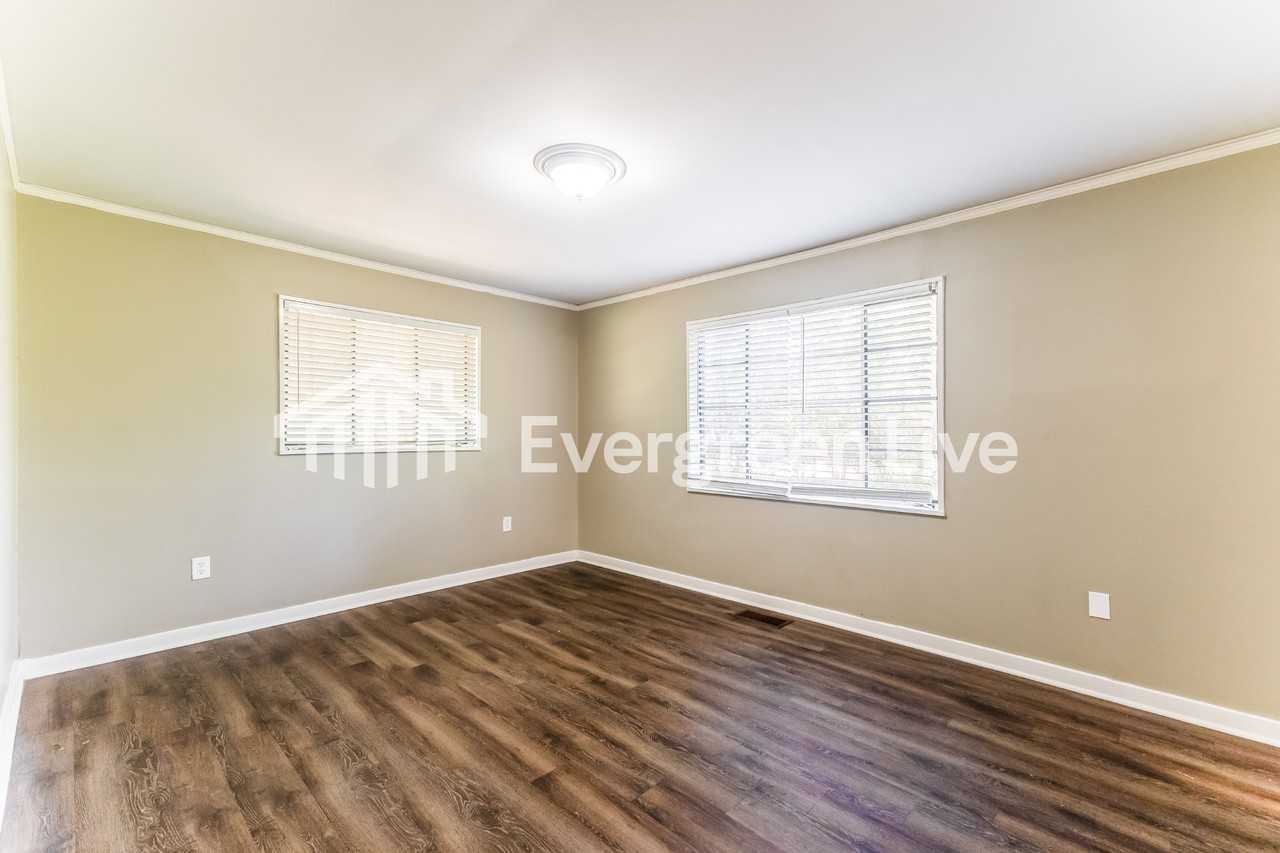 3971 Berkley Dr - Photo 6 of 15