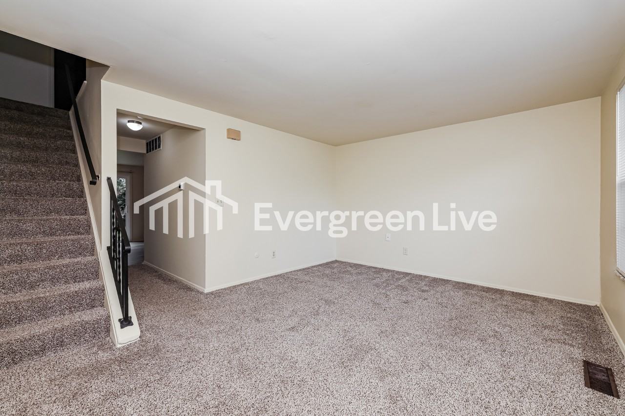 8219 Mount Carmel St - Photo 3 of 15