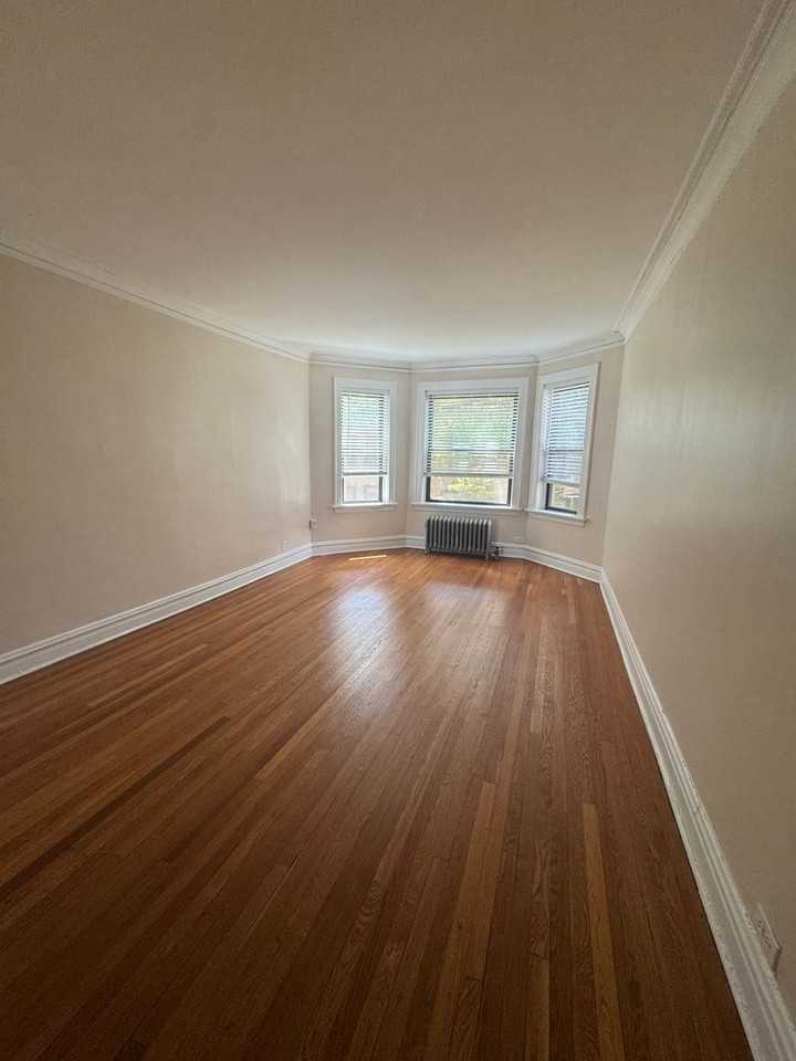 615 Hinman Ave #2D