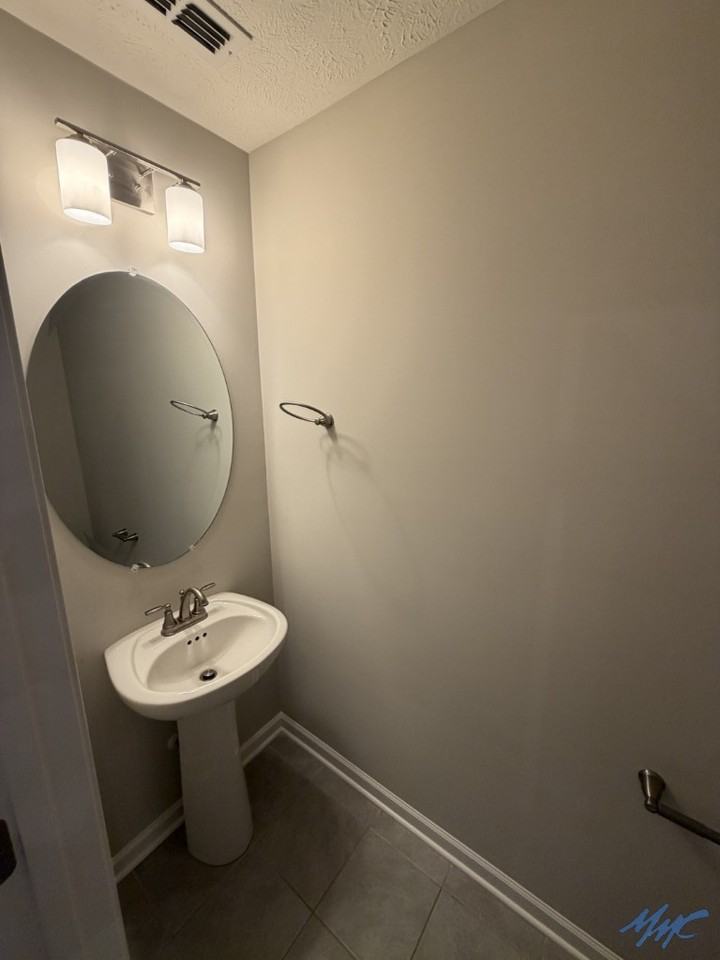 3236 Clemons Cir - Photo 4 of 50