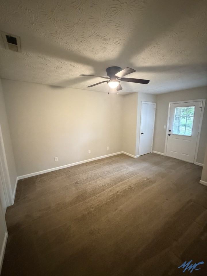 1232 Hamilton Dr - Photo 4 of 22
