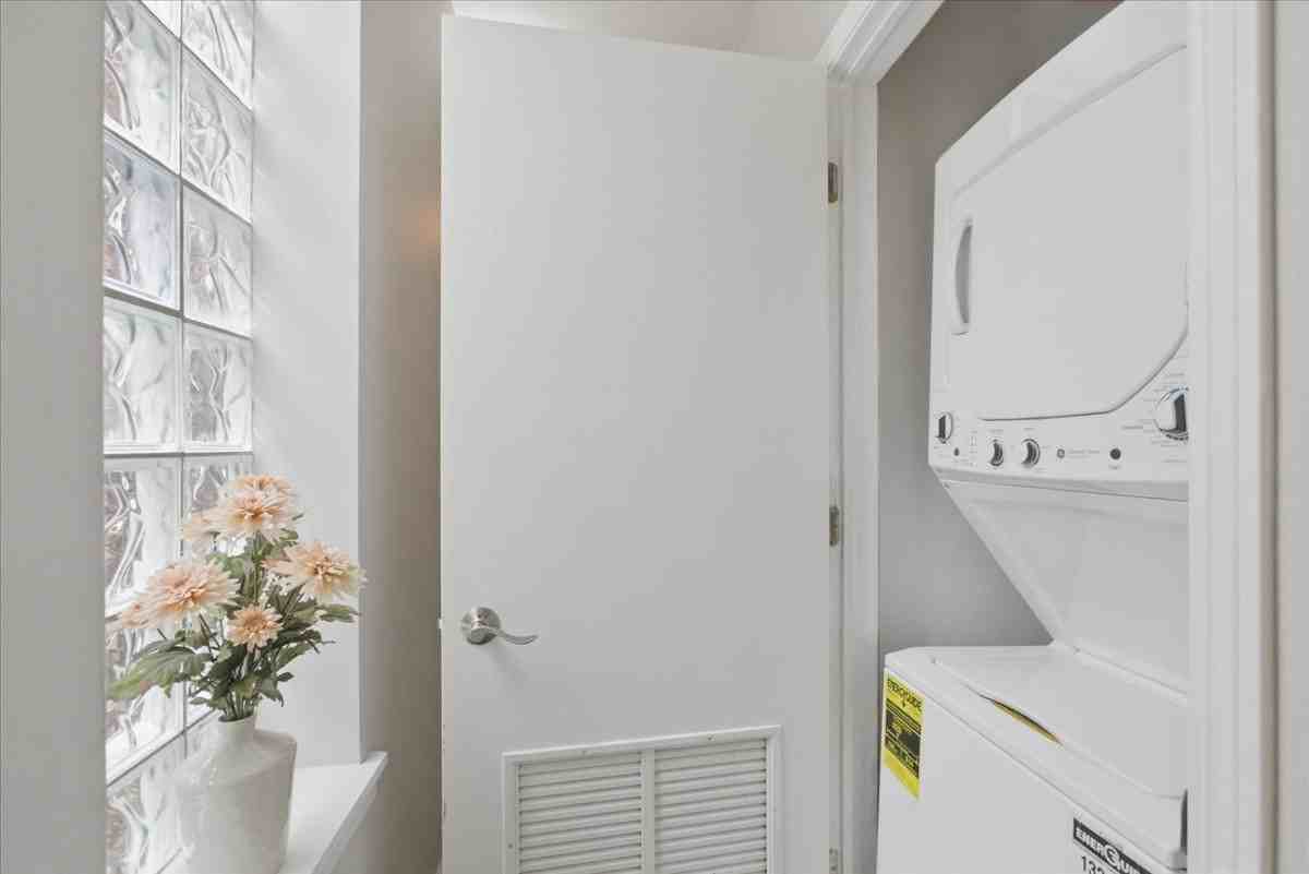 1038 N Marshfield Ave #3 - Photo 5 of 8