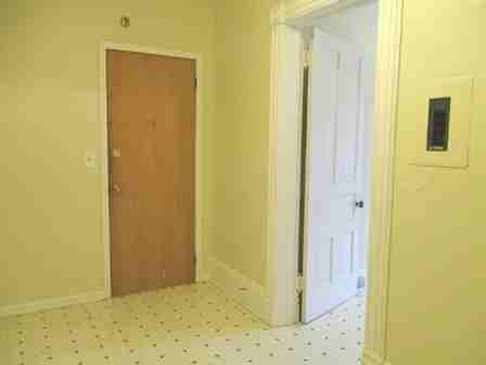 1118 Jefferson Ave #3 - Photo 2 of 8