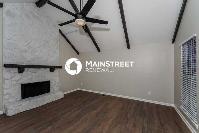 6820 Briarwood Dr - Photo 2 of 17