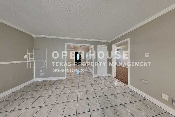 3238 Three Pines Dr - Photo 4 of 23