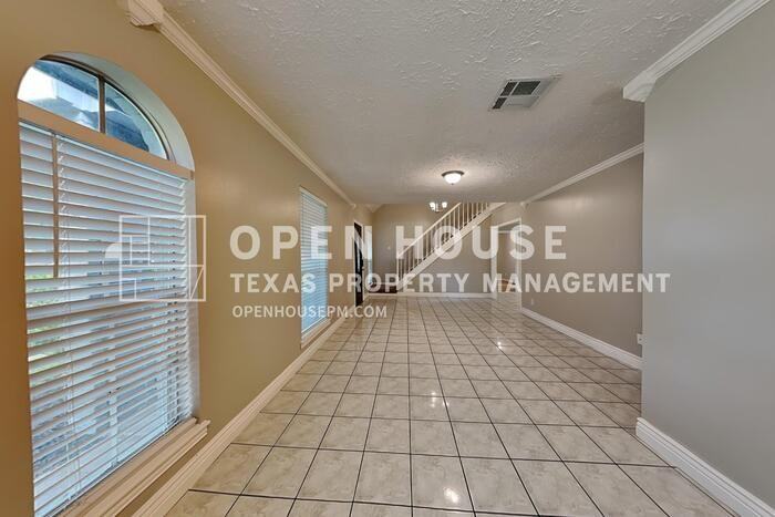 3238 Three Pines Dr - Photo 6 of 23