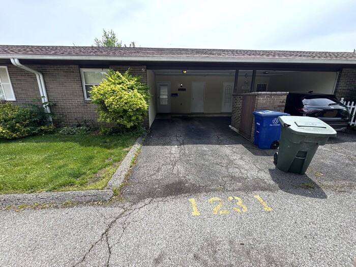1231 Woodbrook Ct #NA - Photo 2 of 22