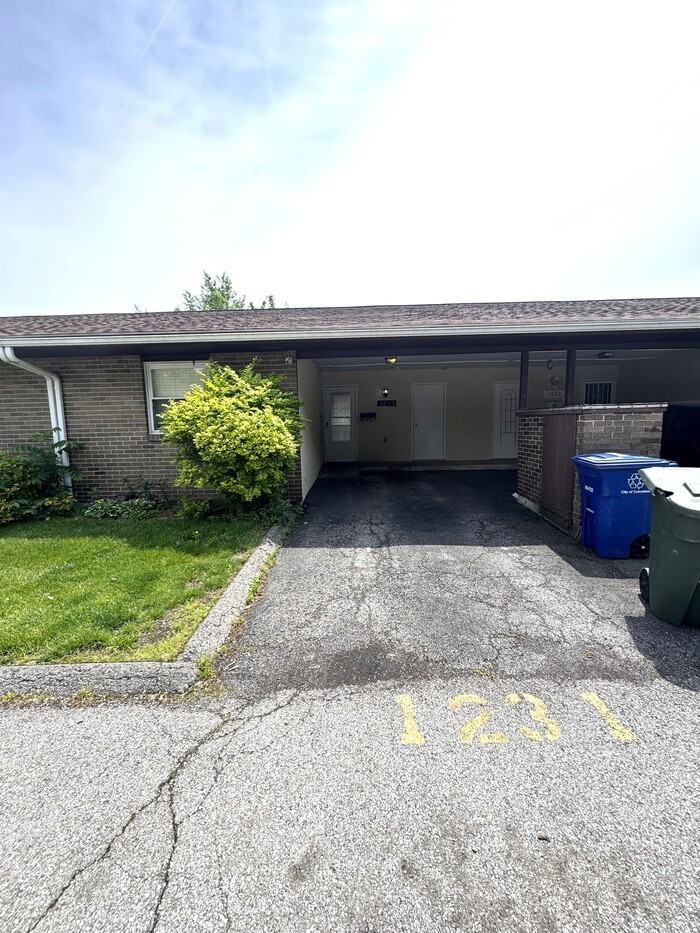 1231 Woodbrook Ct #NA - Photo 3 of 22