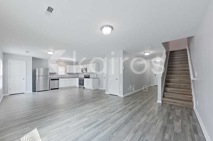 314 Wendover Dr - Photo 4 of 23