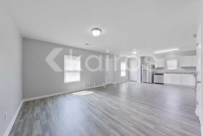 314 Wendover Dr - Photo 5 of 23