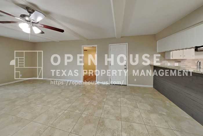 3202 Vandyke Dr - Photo 5 of 20