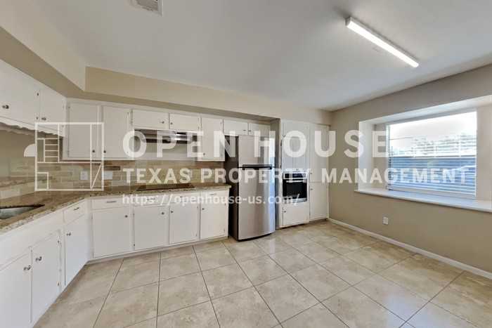 3202 Vandyke Dr - Photo 7 of 20