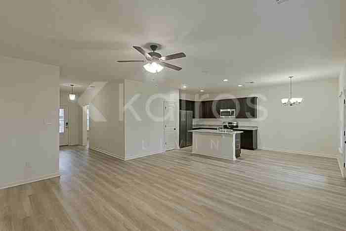 123 Salvat Dr - Photo 2 of 18