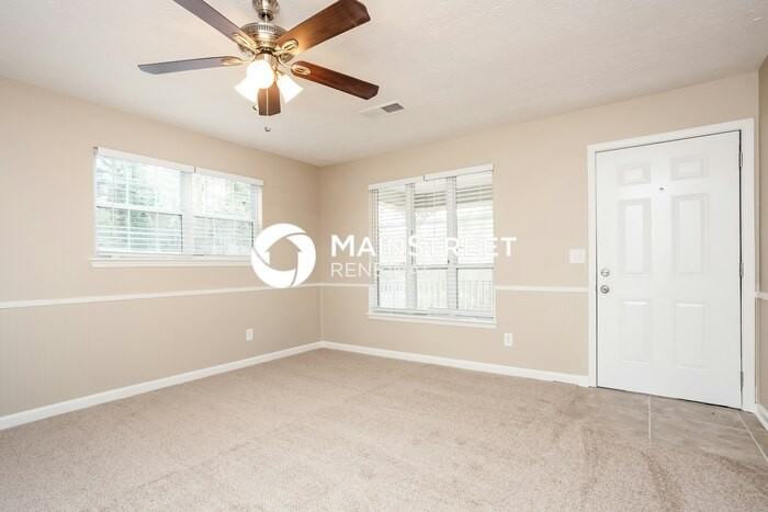 5120 Highpoint Rd - Photo 3 of 15