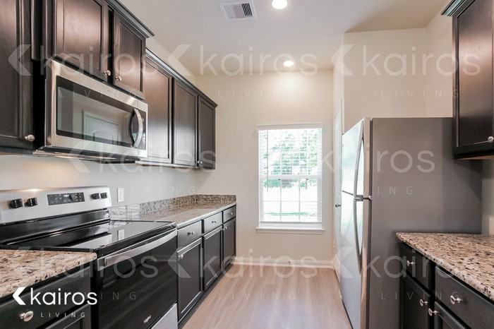 10730 Hillside Creek Dr - Photo 5 of 16