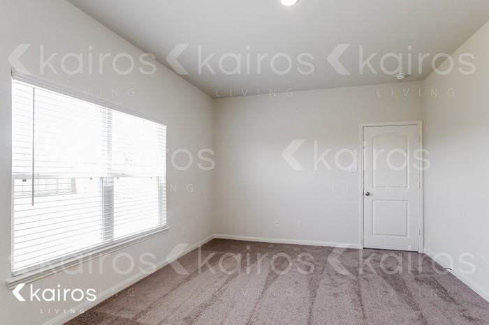 10730 Hillside Creek Dr - Photo 7 of 16