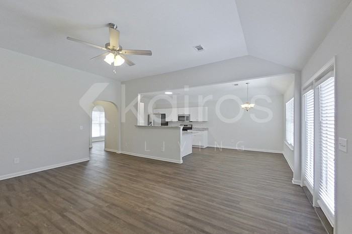 1883 Landing Pl - Photo 5 of 25