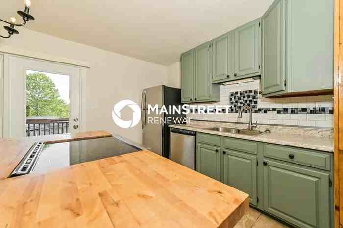 5505 Malmsbury Rd - Photo 5 of 17