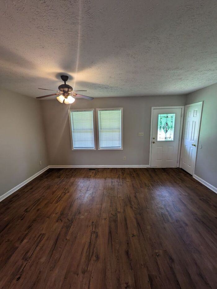 1107 N College Ave - Photo 2 of 10