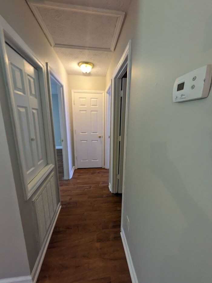 1107 N College Ave - Photo 4 of 10
