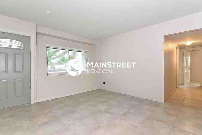 926 Lewis Dr - Photo 2 of 15