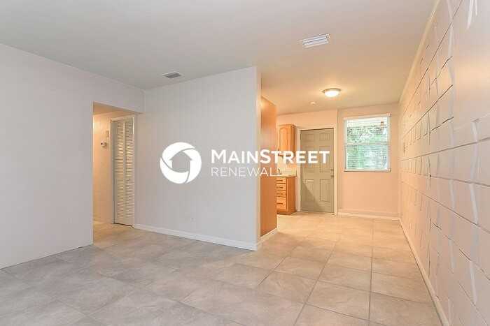 926 Lewis Dr - Photo 3 of 15