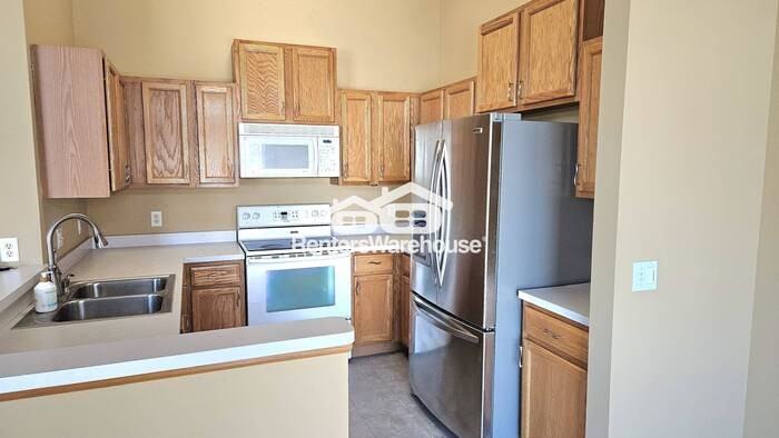 7648 Century Blvd - Photo 4 of 21