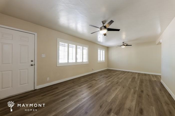 2311 W Whitton Ave - Photo 5 of 15