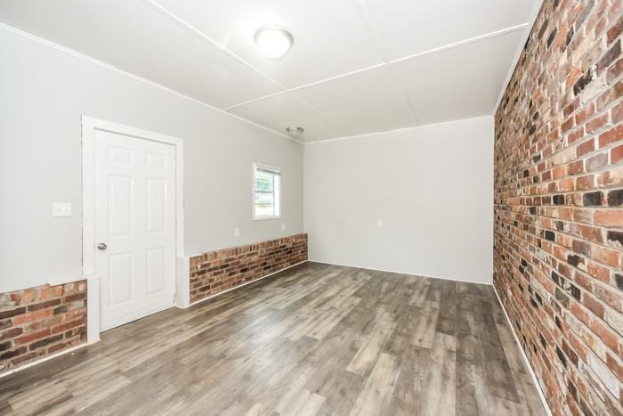 7307 Patricia Dr - Photo 3 of 10