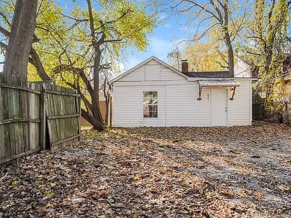 6032 County Oak Rd #NA - Photo 2 of 5