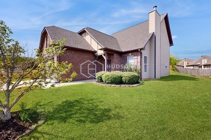 1008 Washington Ct - Photo 2 of 38