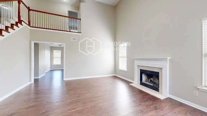 1008 Washington Ct - Photo 4 of 38