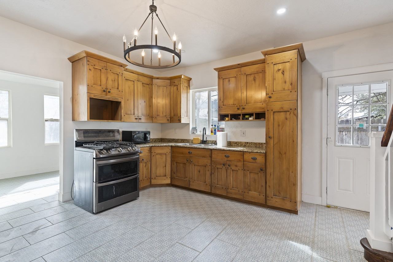 678 N 100 E #NA - Photo 5 of 19