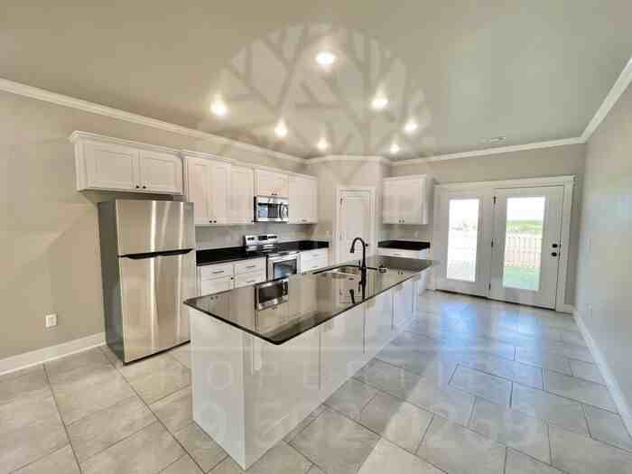 528 Bradford Dr #B - Photo 2 of 22
