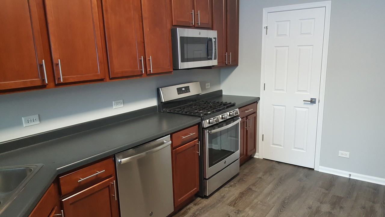 558 Gunnison Ct #558 - Photo 7 of 17