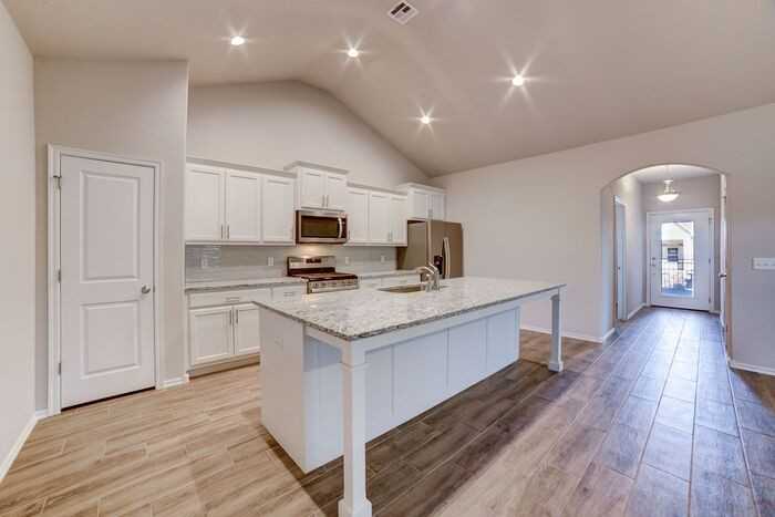 2421 W Imperial Ct