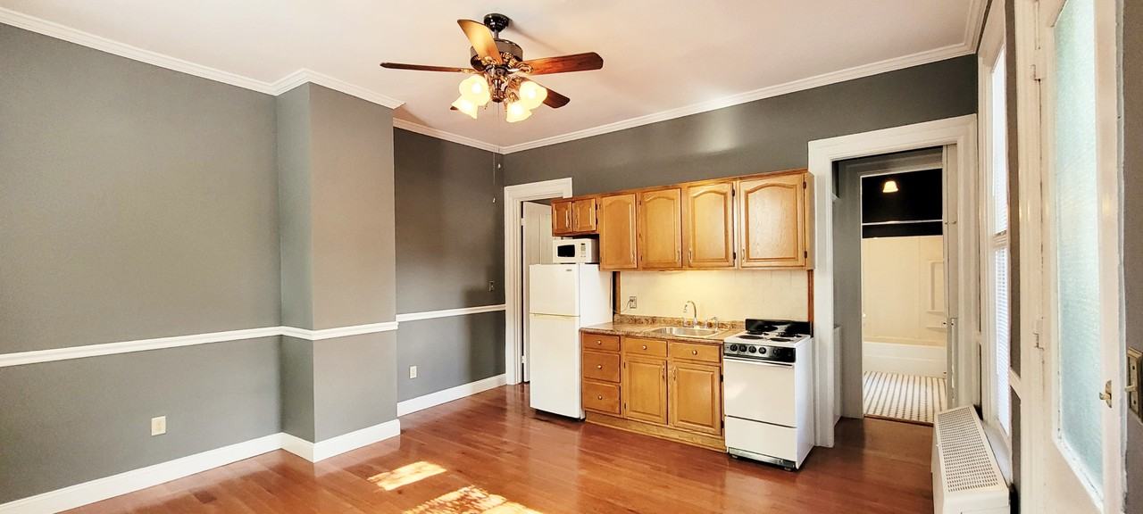 463 W Church St #1B - Photo 3 of 16