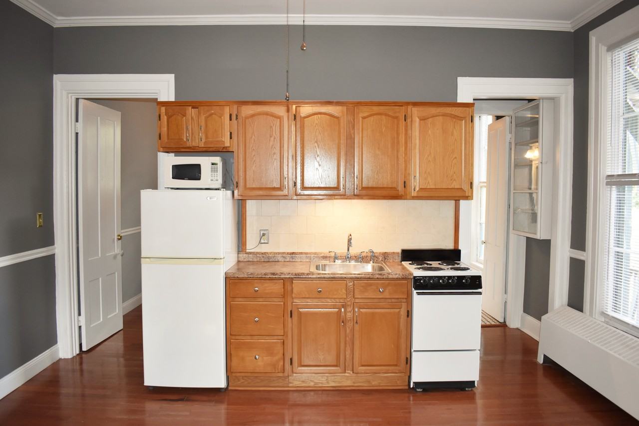 463 W Church St #1B - Photo 4 of 16