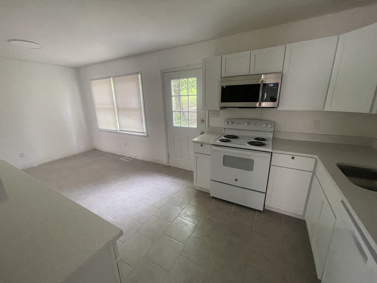 712 Troy Trl #NA - Photo 5 of 14