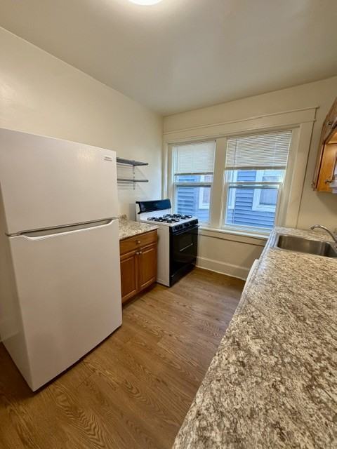 218 Hastings St #2 - Photo 6 of 15