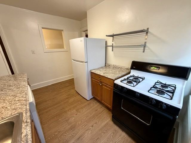 218 Hastings St #2 - Photo 7 of 15